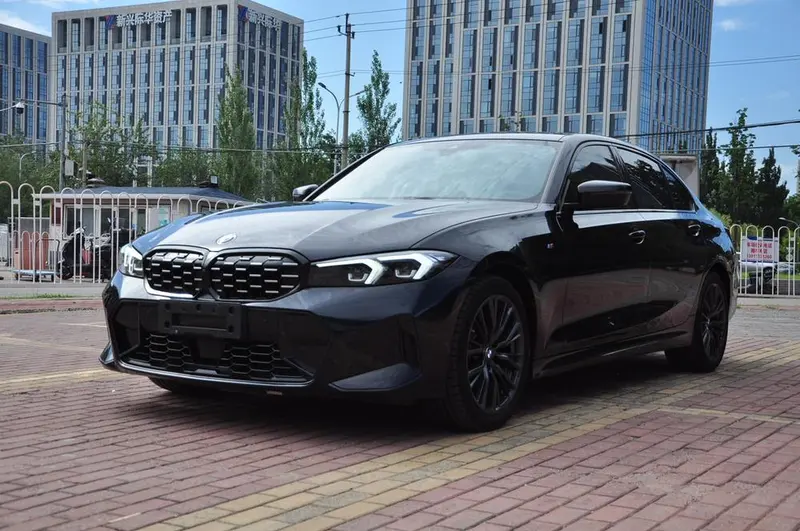BMW 3-Series, 2023
