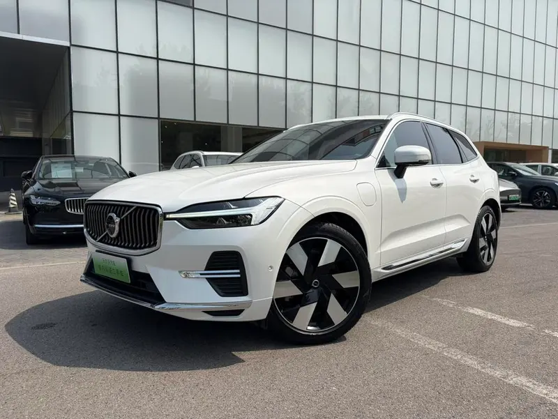 Volvo XC60 PHEV, 2024