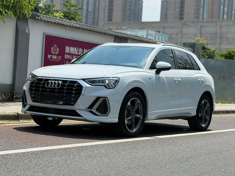 Audi Q3, 2022