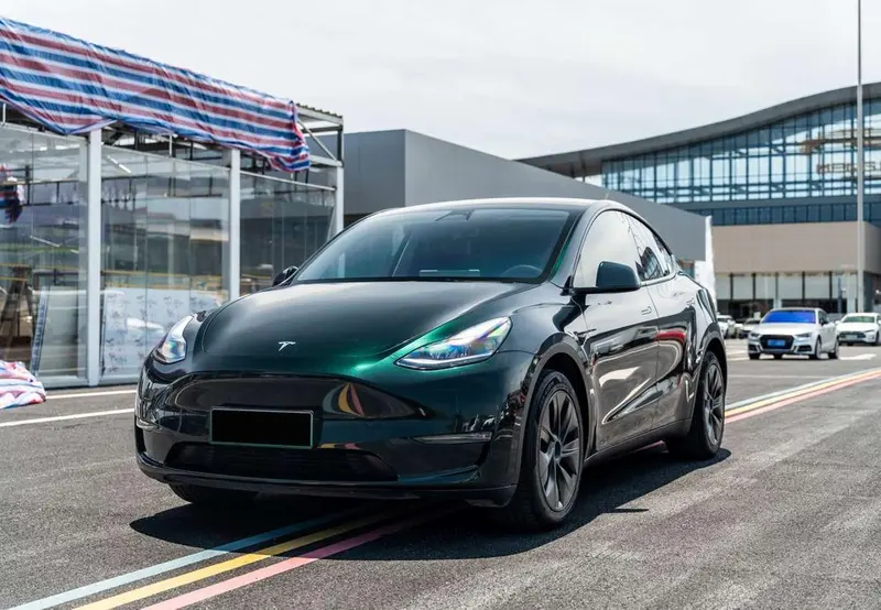 Tesla Model Y, 2023