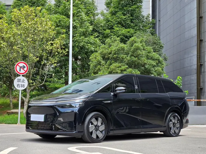 XPeng X9, 2026