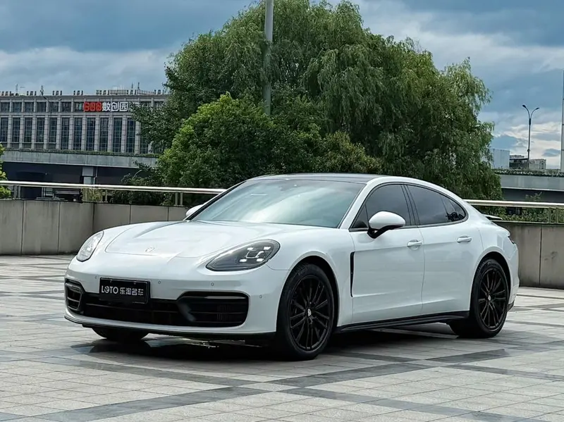 Porsche Panamera, 2022
