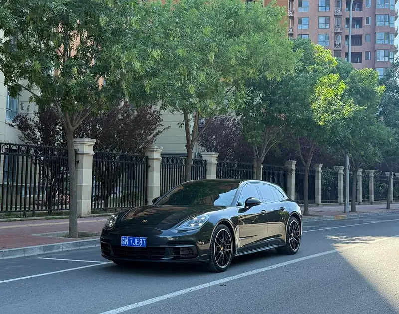 Porsche Panamera, 2019