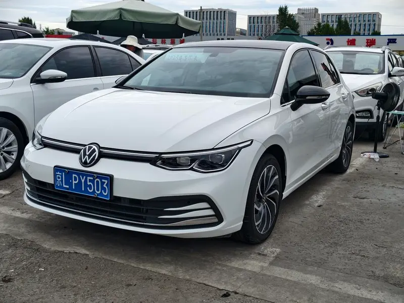 Volkswagen Golf, 2023