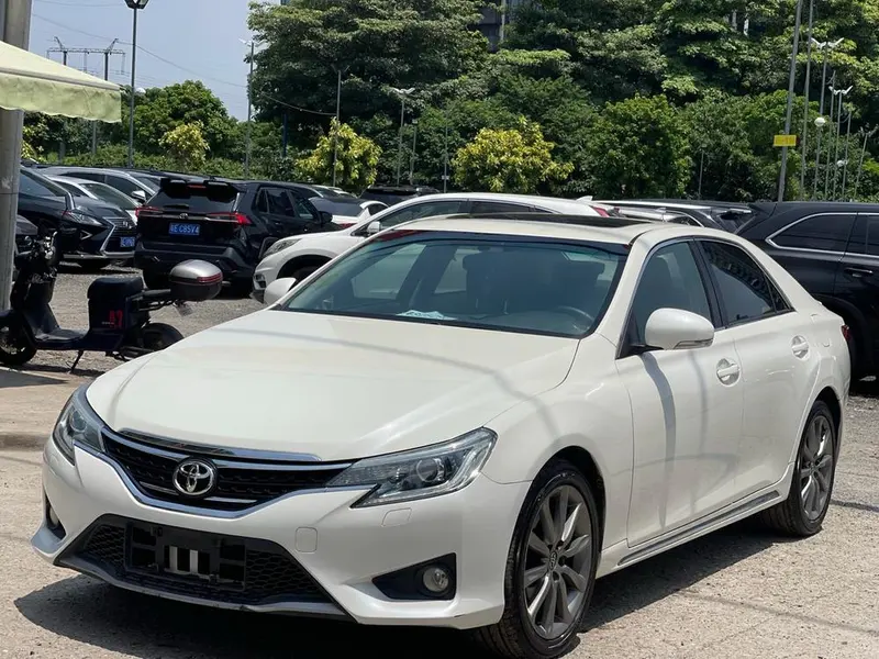 Toyota Reiz, 2013