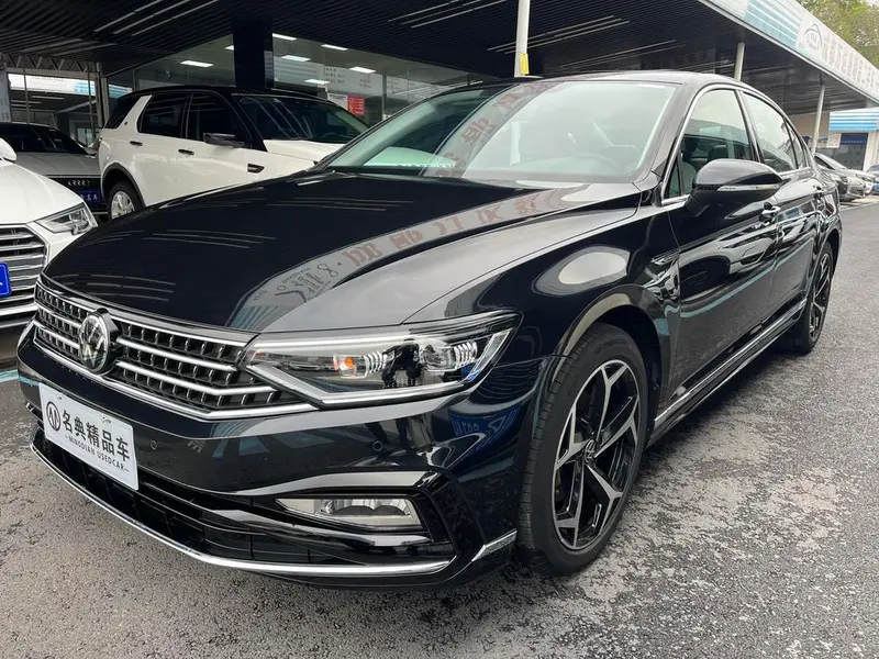 Volkswagen Magotan, 2023