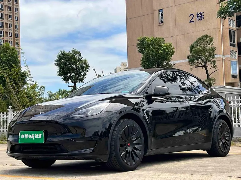 Tesla Model Y, 2022