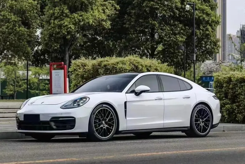Porsche Panamera, 2023