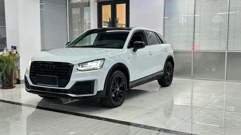 Audi Q2L, 2021