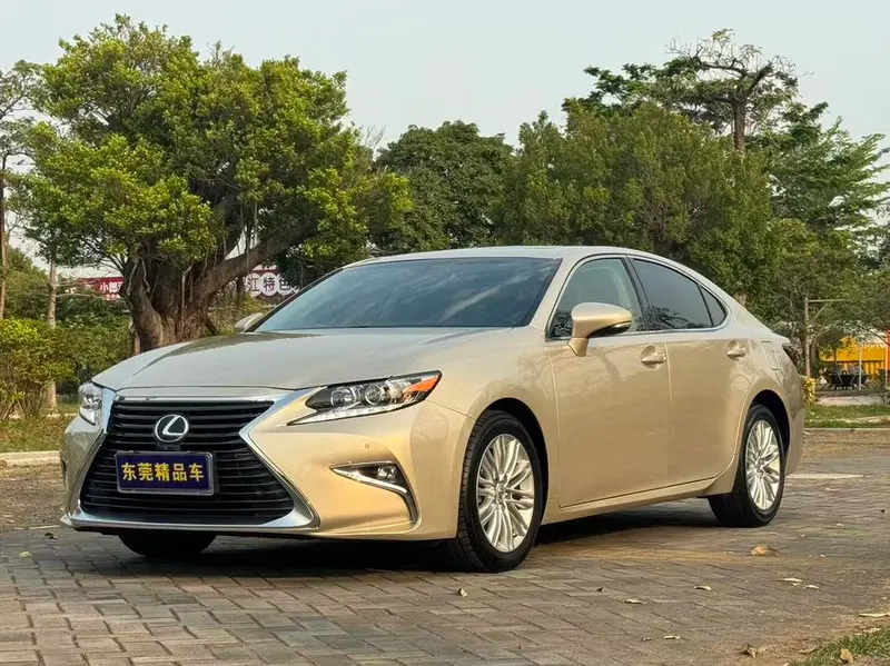 Lexus ES, 2015