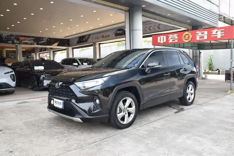 Toyota RAV4, 2023