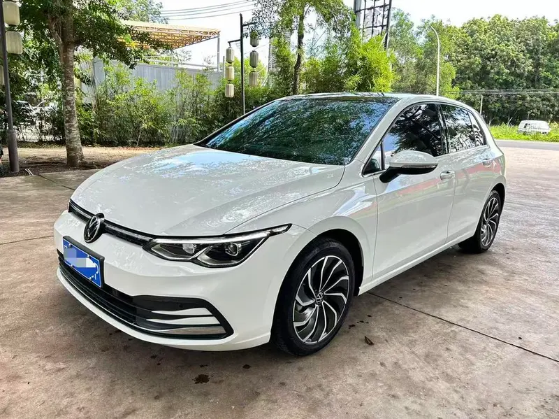 Volkswagen Golf, 2023