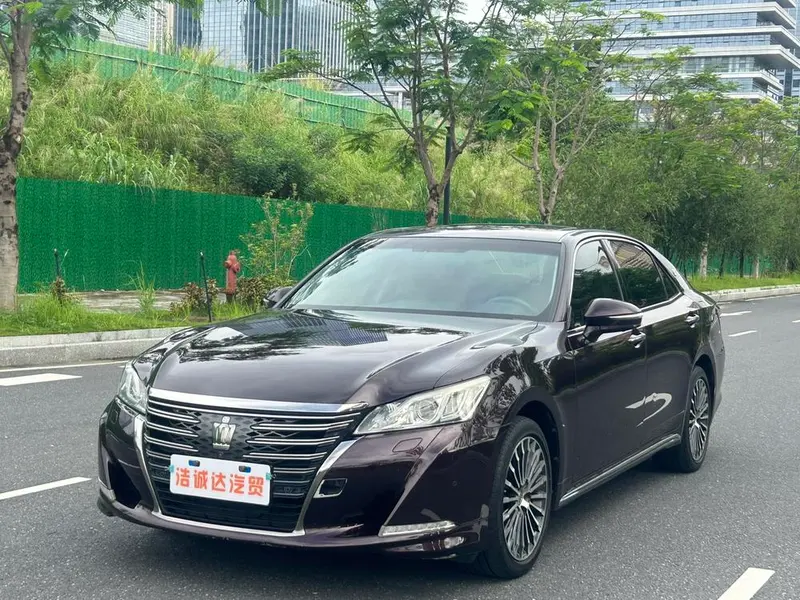 Toyota Crown, 2018