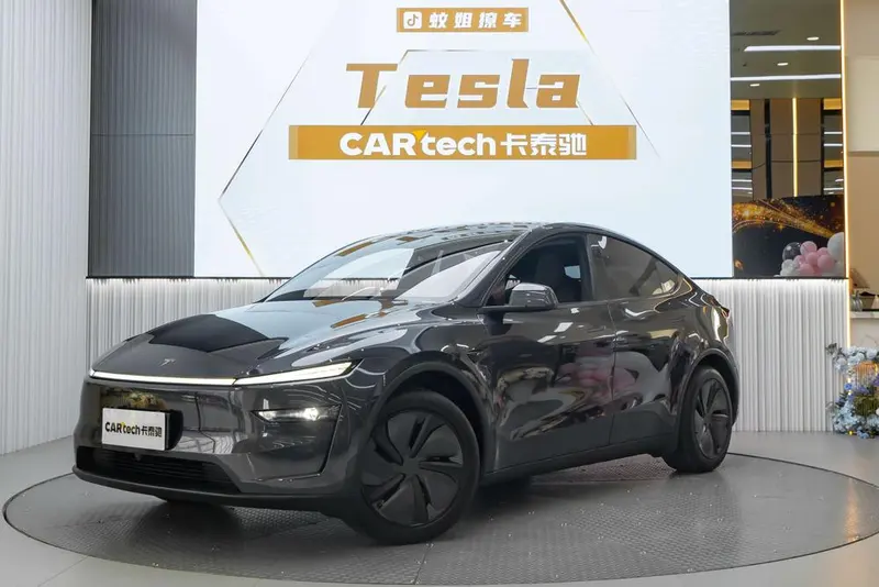 Tesla Model Y, 2026