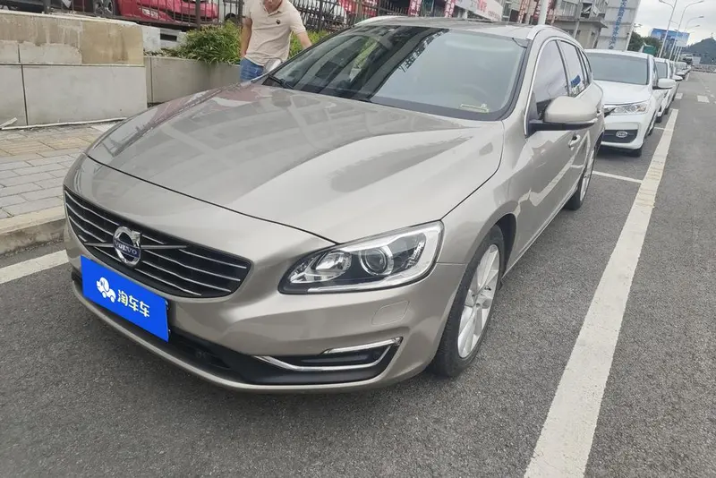 Volvo V60, 2015