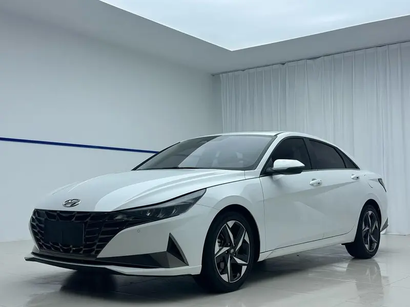 Hyundai Elantra, 2022