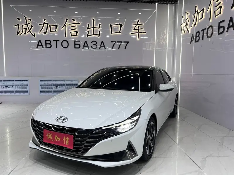 Hyundai Elantra, 2022