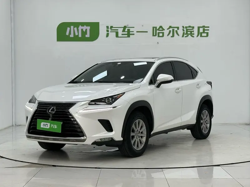 Lexus NX, 2020