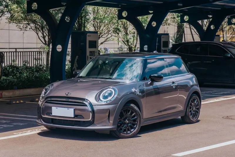 MINI MINI, 2022