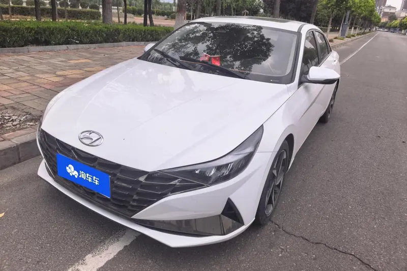Hyundai Elantra, 2022
