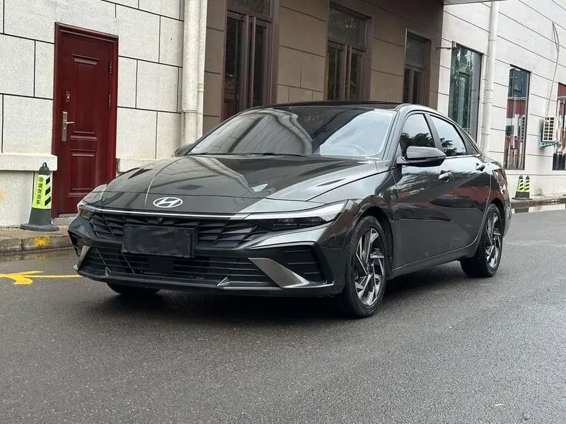 Hyundai Elantra, 2023