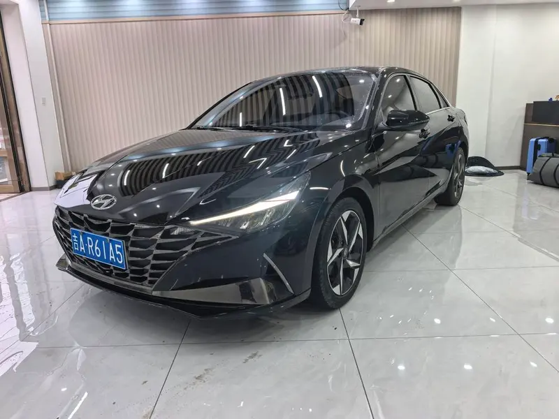 Hyundai Elantra, 2022
