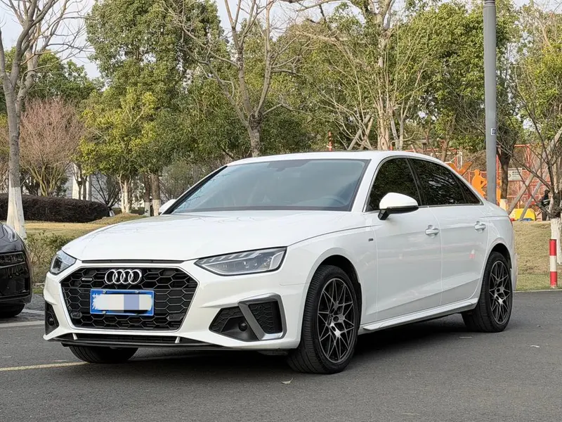Audi A4L, 2022