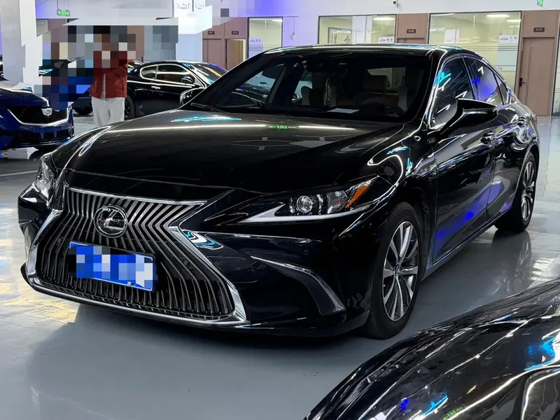 Lexus ES, 2020