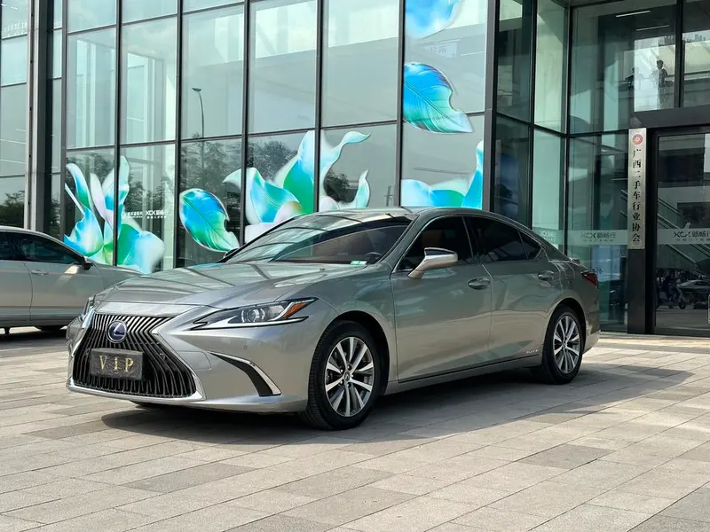 Lexus ES, 2021