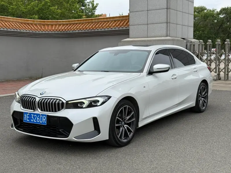 BMW 3-Series, 2023