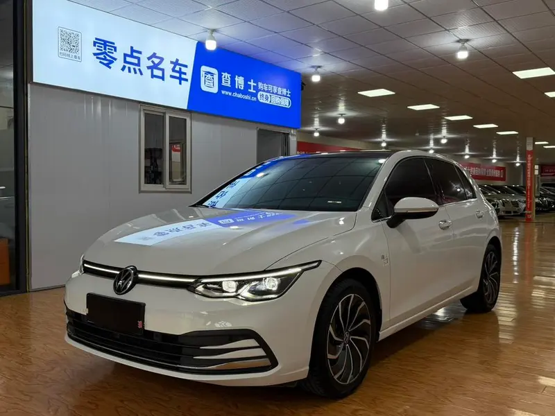 Volkswagen Golf, 2023