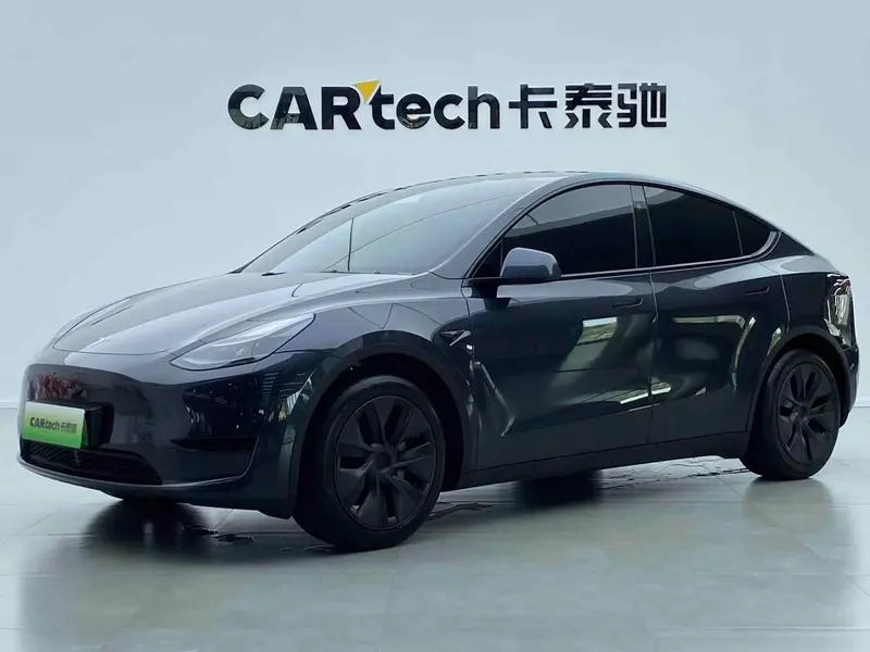 Tesla Model Y, 2024