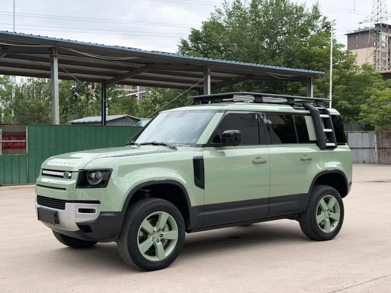 Land Rover Defender, 2023