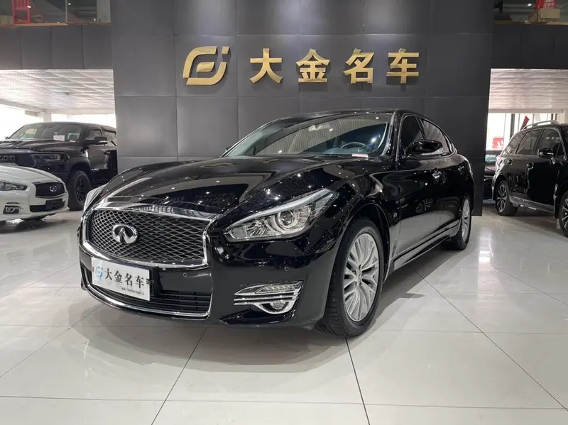 Infiniti Q70, 2017