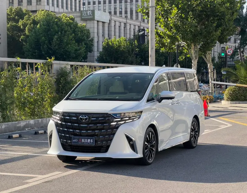 Toyota Alphard, 2023