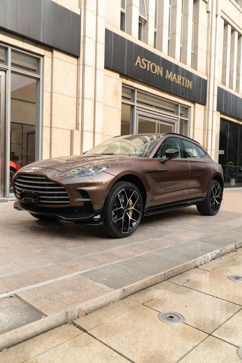 Aston Martin DBX, 2025