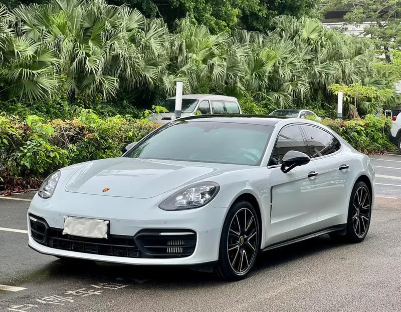 Porsche Panamera, 2023