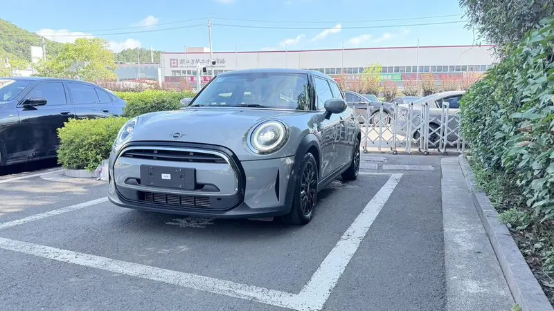 MINI MINI, 2021