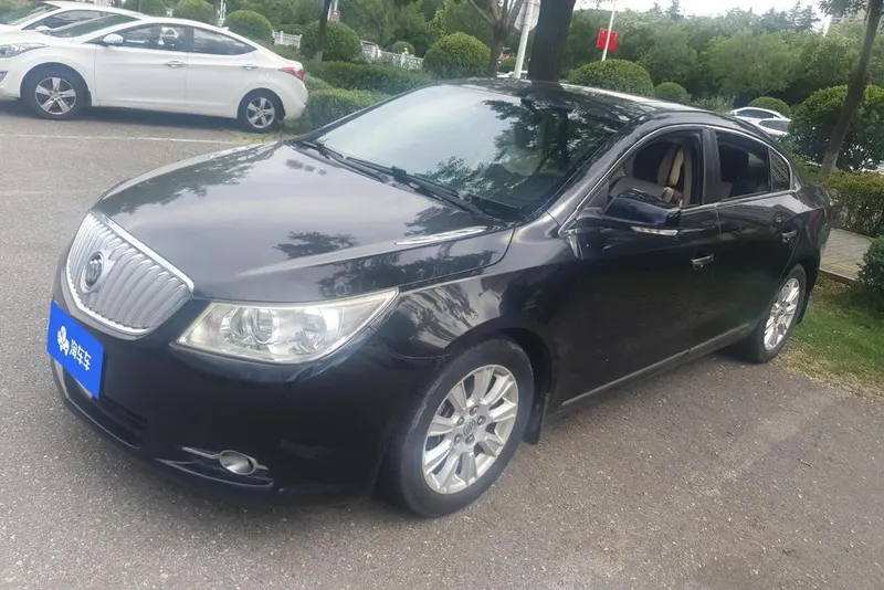 Buick LaCrosse, 2012