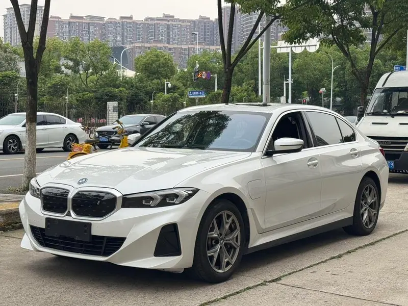 BMW i3, 2023