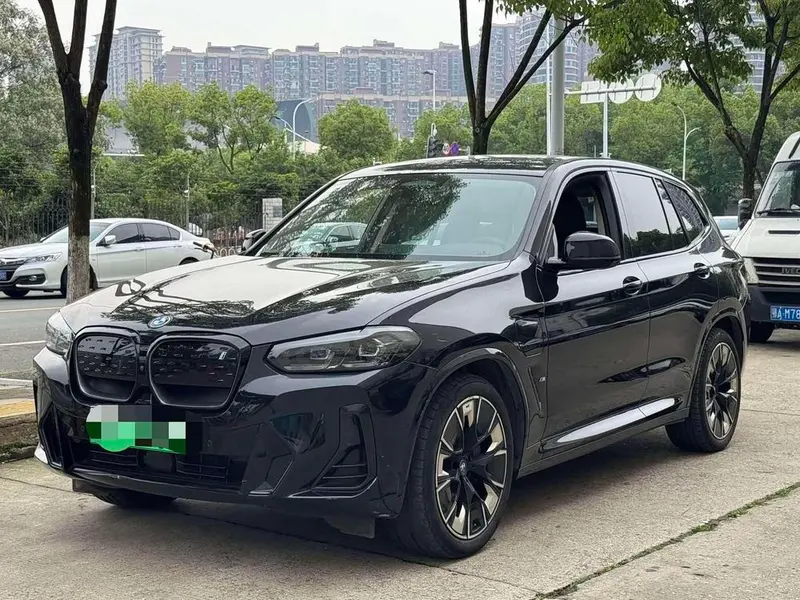 BMW iX3, 2023