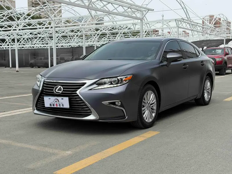 Lexus ES, 2015