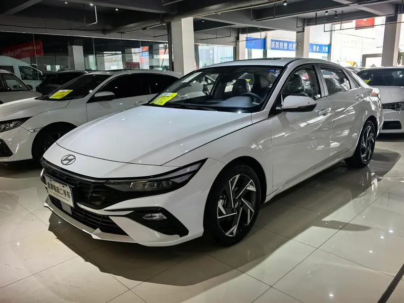 Hyundai Elantra, 2023