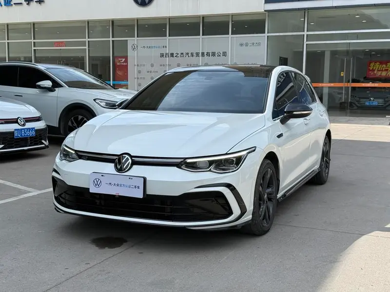 Volkswagen Golf, 2023