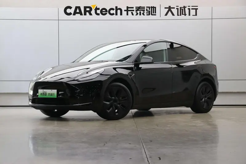 Tesla Model Y, 2023
