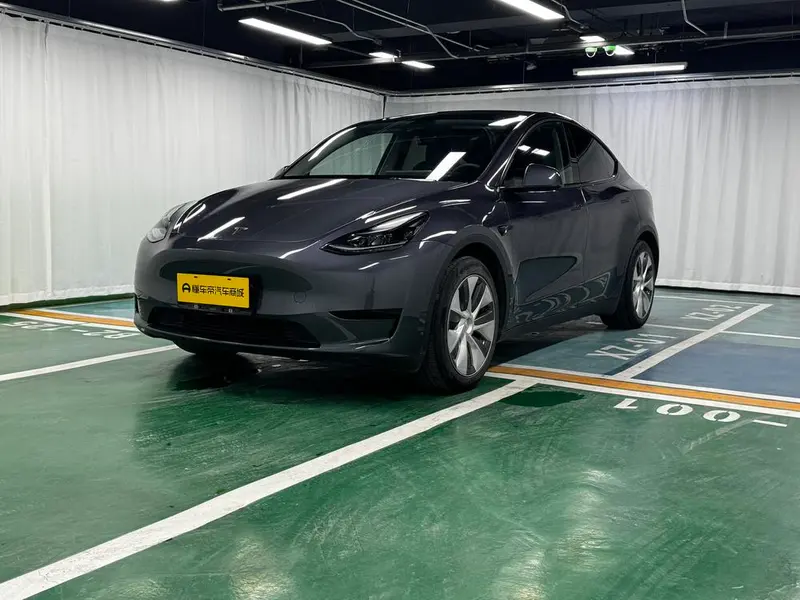 Tesla Model Y, 2022