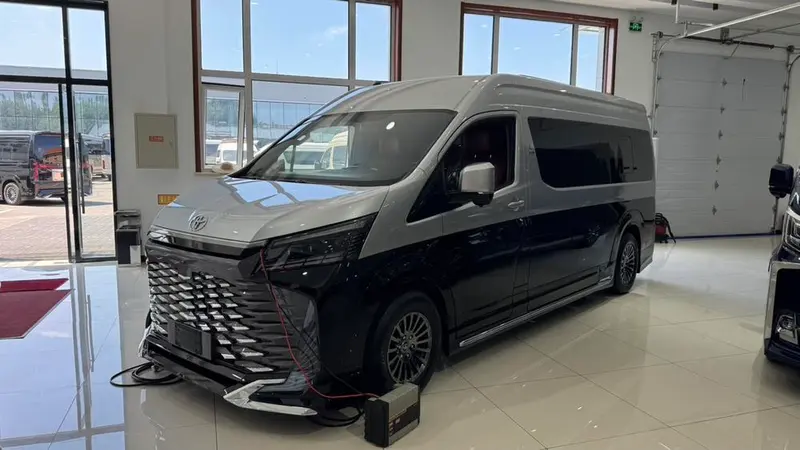 Toyota Hiace, 2024
