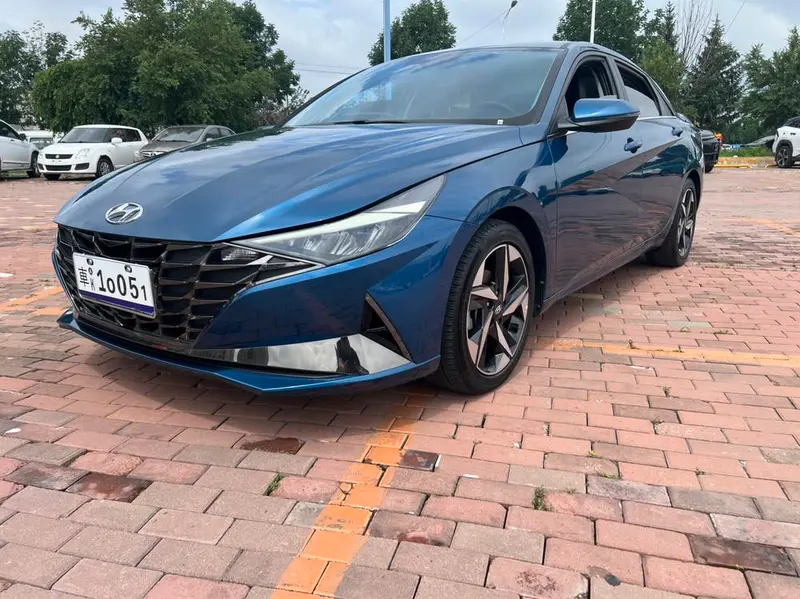 Hyundai Elantra, 2022