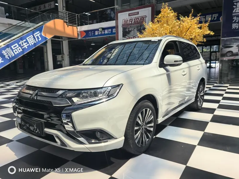 Mitsubishi Outlander, 2021