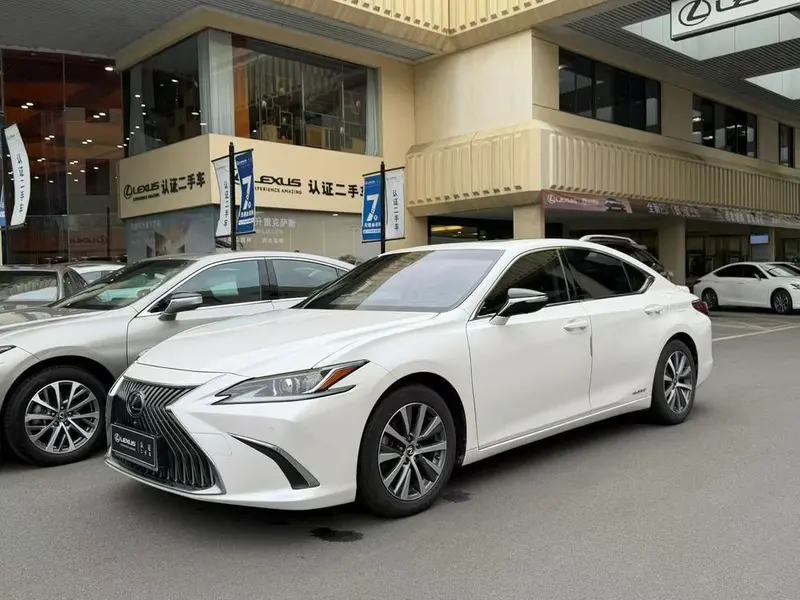 Lexus ES, 2018